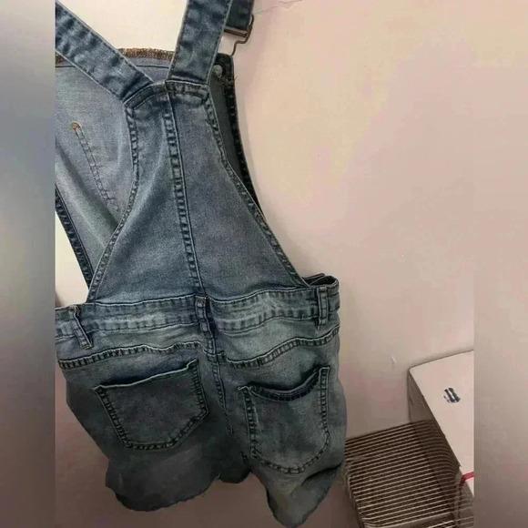 overalls w/ ripped front pocket - Picture 8 of 9